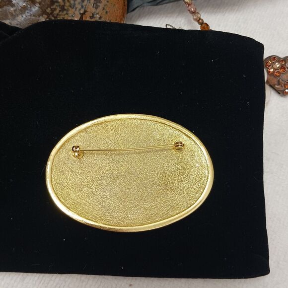 Vntg Celtic Brooch 3" RED Coat Pin Oval Metal Enamel Milgrain Accent Gold Estate - Picture 2 of 16